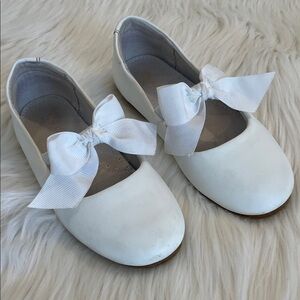 L'Amour Girls White Pauline Special Occasion Bow Flat